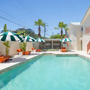 **** Motel The Shores Miami Australia