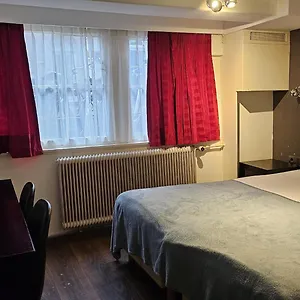 2* Отель Quentin Golden Bear