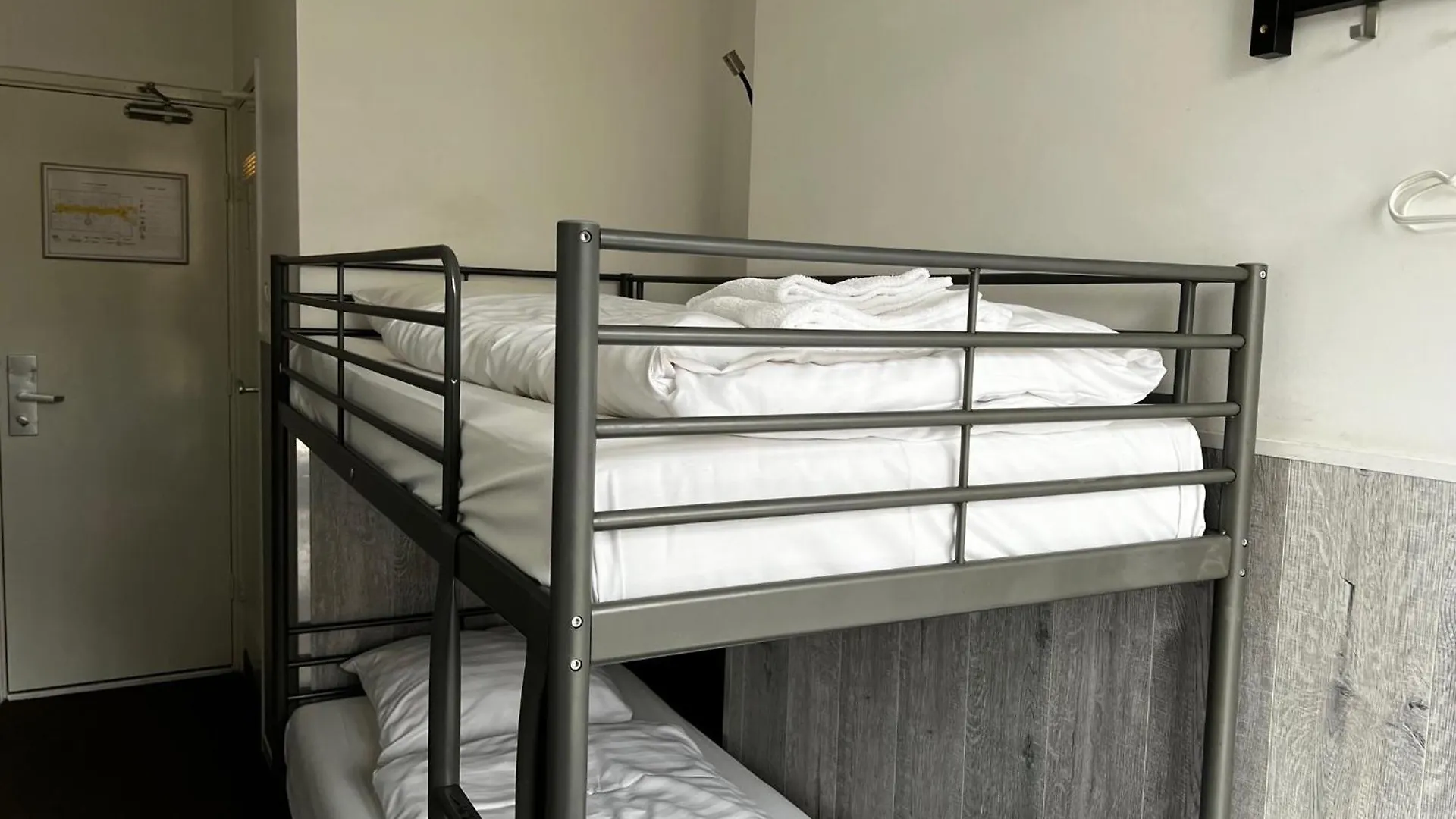 אמסטרדם Budget Trianon Hotel