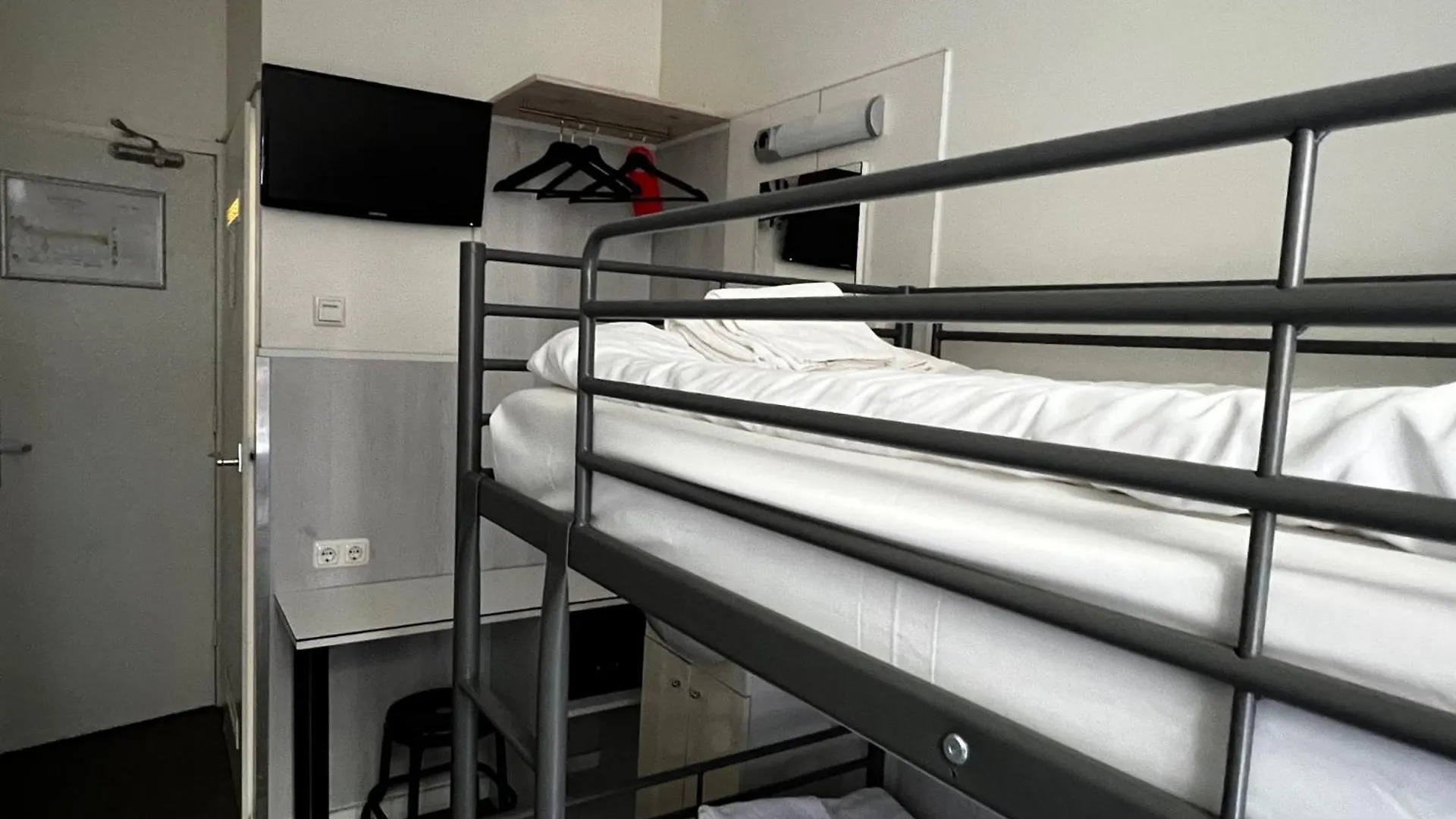 **  Budget Trianon Hotel Amsterdam Netherlands