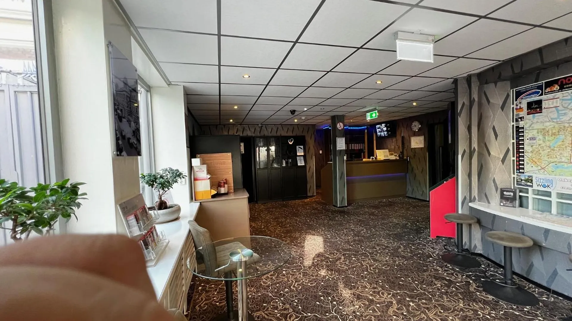 אמסטרדם Budget Trianon Hotel 2*,