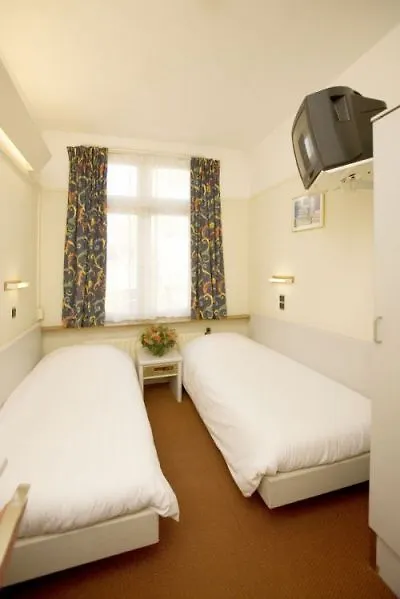 אמסטרדם Budget Trianon Hotel 2*,